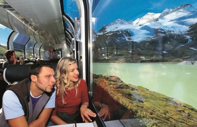 Švýcarsko letecky s panoramatickými vlaky Bernina Express a Ledovcový Express