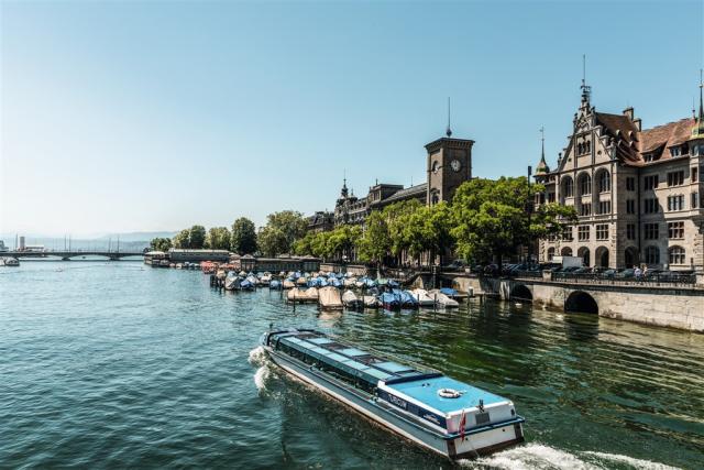 ST_3x2_Zurich-Limmat-Ship_32186.jpg