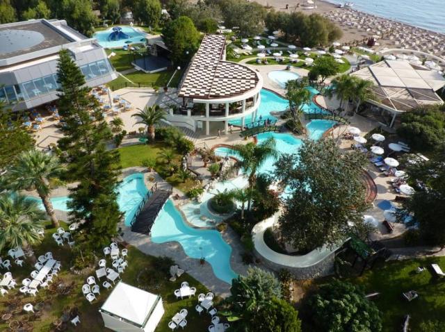 Řecko_RhodosFaliraki_hotel_Calypso_Beach_01.PNG