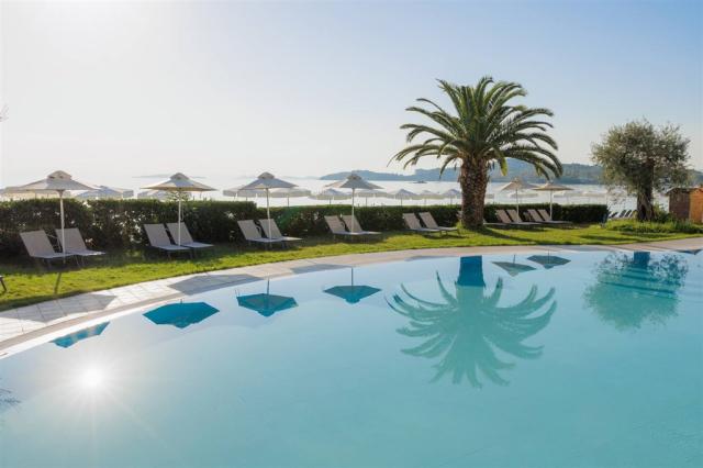 Elea Beach_10.jpg