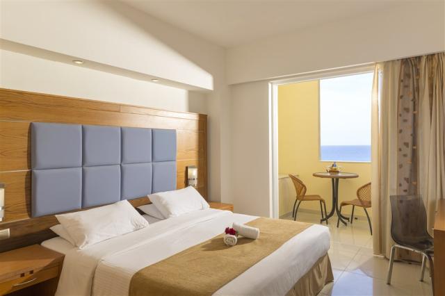 Řecko_Rhodos_Ialyssos_hotel_Sunshine_Rhodes_rodinný pokoj_01.jp