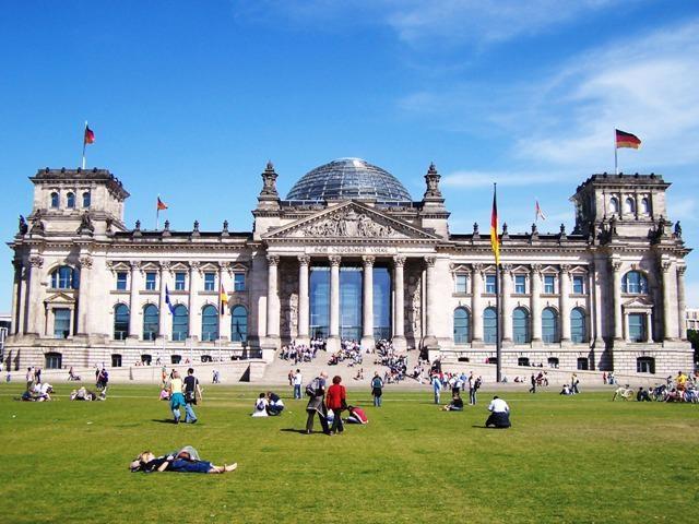 drazdany_berlin_a_nemecke_versailles_berlin-rissky-smen-1.jpeg
