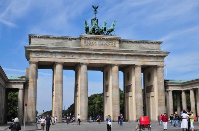drazdany_berlin_a_nemecke_versailles_berlin-braniborska-brana-4