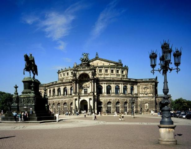 drazdany_berlin_a_nemecke_versailles_drazdany-semperova-opera-6