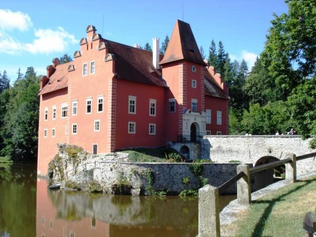 jizni_cechy_cervena-lhota-2.jpeg