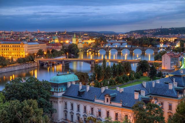 Praha a okolí - srdce Evropy a srdce země