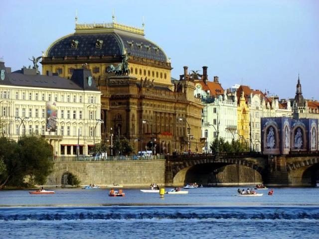 praha_a_okoli_praha-narodni-divadlo-6.jpeg