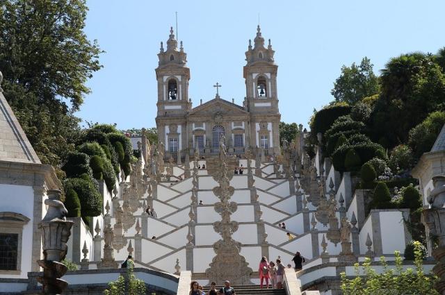 Portugalská_Svatojakubská_pouť_braga-basilica-bom-jesus.jpeg