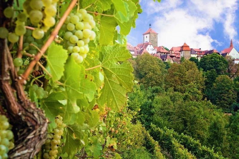Francké Švýcarsko a romantická vinná stezka - exkluzivní zájezd za vínem, norimberským pivem a poznáním
