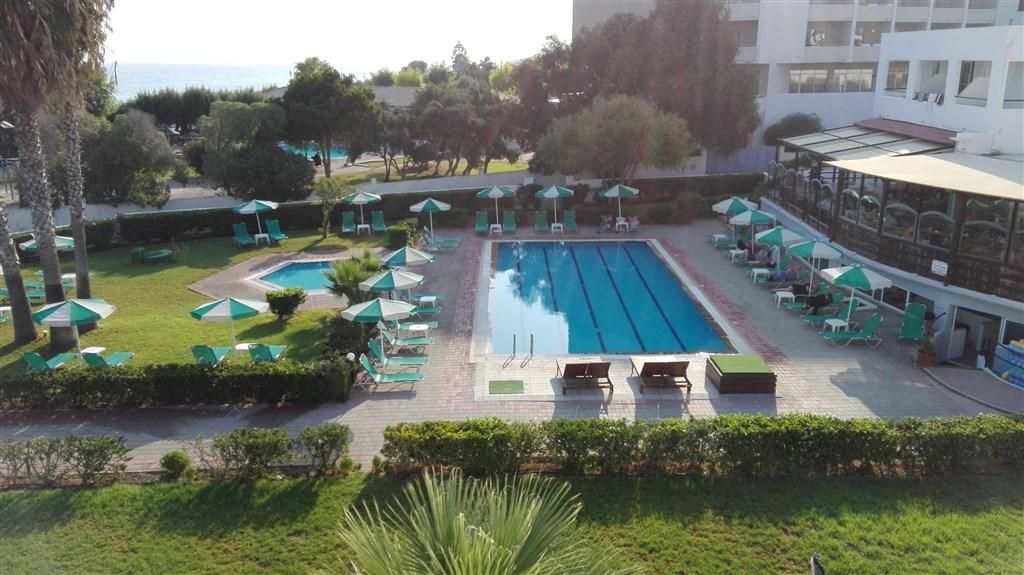 05_Pylea_Beach_Hotel_Pool-scaled.jpg