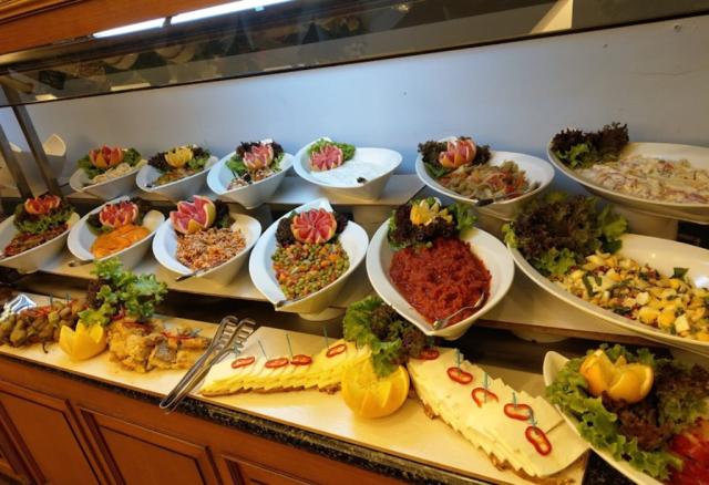 restaurant-1.jpg