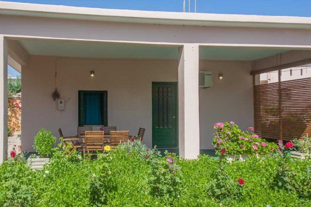 Řecko_Kréta_Réthymno_apartments_Domenica_052_house.jpg