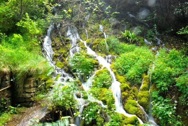 Lago_di_Garda_ve-verone-waterfalls.jpeg