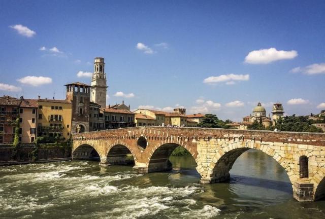 Lago_di_Garda_italie-verona.jpeg