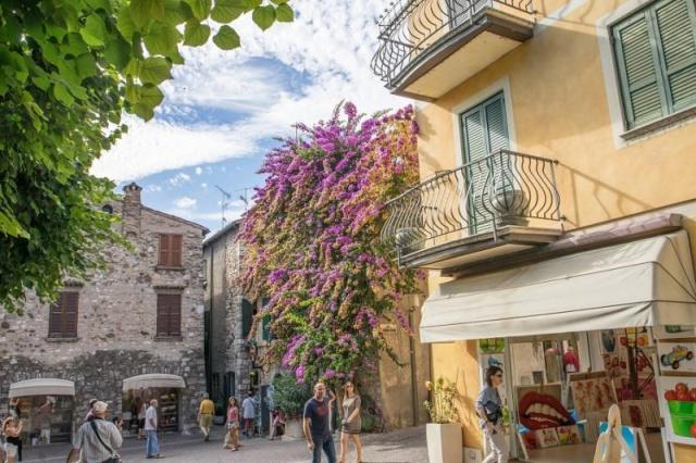 Lago_di_Garda_sirmione.jpeg
