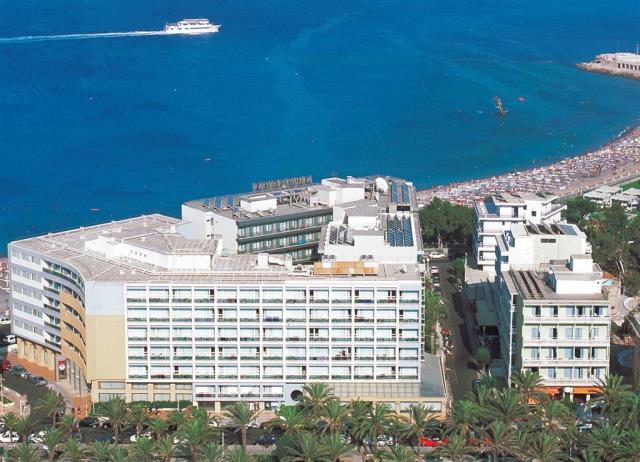 Hotel-Grounds-Rhodes2.jpg