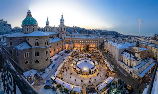 2212_Christkindlmarkt_005(GMB_0068-Pano).jpg