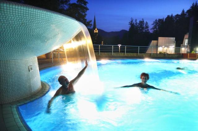 venkovní bazén, hotel Vita