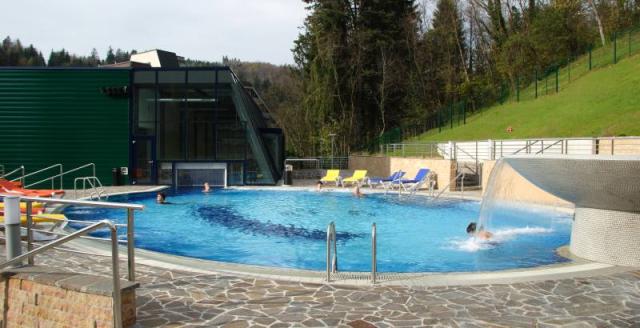 venkovní bazén u hotelu Vita