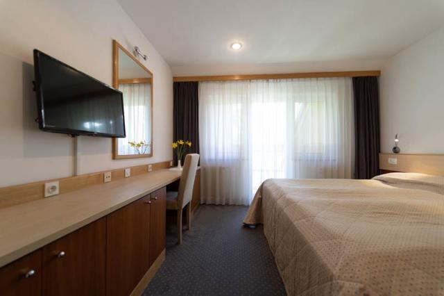 Hotel-Jezero--room