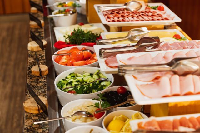 Hotel Kompas, Kranjska Gora, stravování formou bufetu
