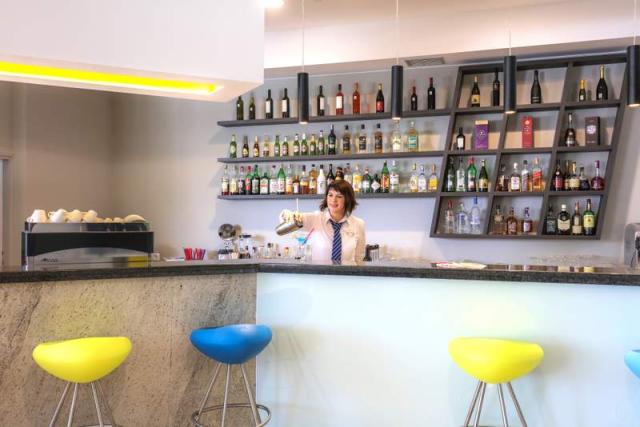 bar