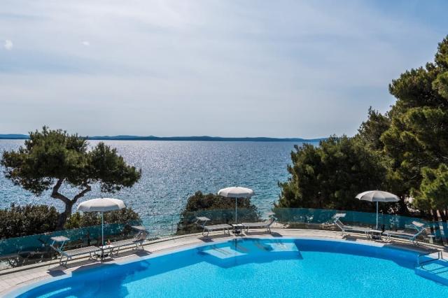 Hotel Pinija, Outdoor pool