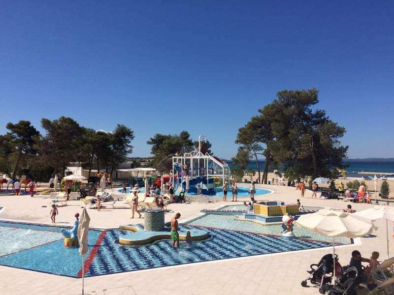 Zaton Holiday Resort, bazény