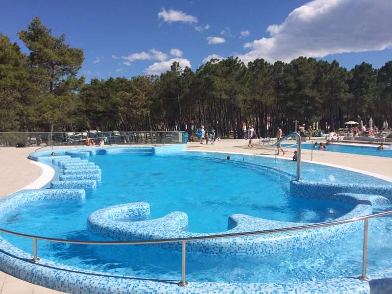 Zaton Holiday Resort, bazény
