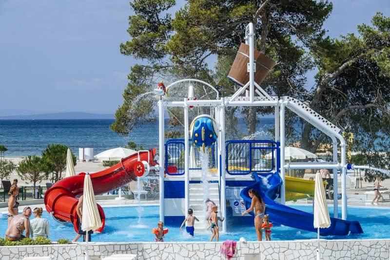 Zaton Holiday Resort, bazény