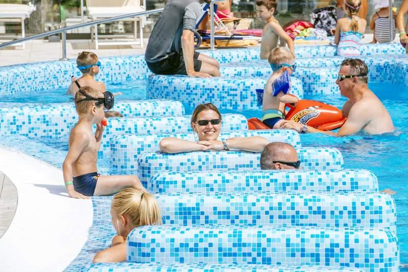 Zaton Holiday Resort, bazény
