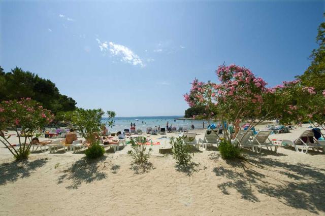 Pine Beach Pakoštane, písečná pláž