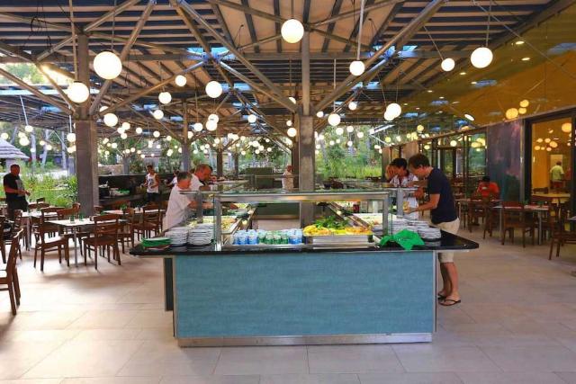 Pine Beach Pakoštane, restaurace
