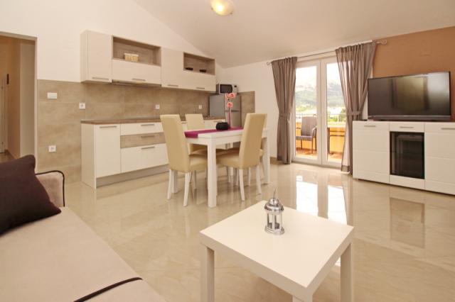 GORICA 2_apartmány pro 2 - 4 osoby, každý má svůj styl a design