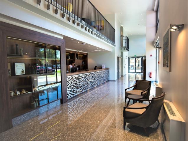 Central reception v hotelu Cliff