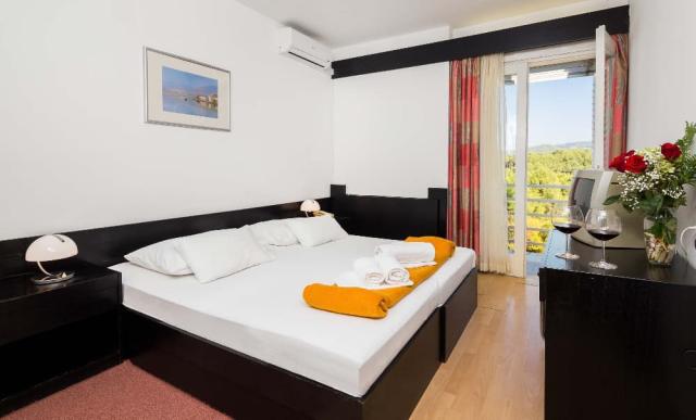 Hotel Hvar, Comfort 2+1, Park