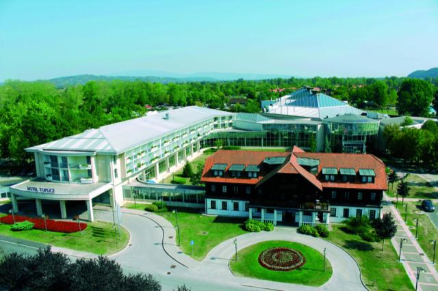 hotel Toplice, v pozadí zimní termální riviéra