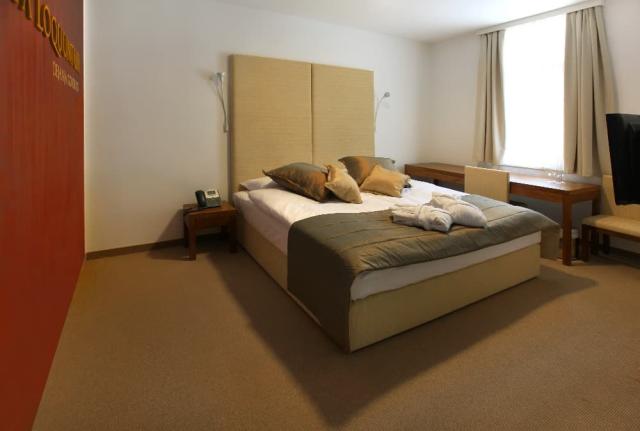 Hotel_Zdraviliski_dvor_room