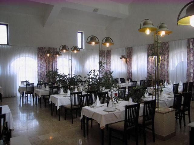 Restaurace