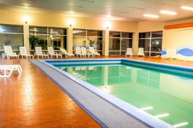 vnitřní bazén u hotelu Imperial