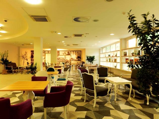 mirna-lobby-entrance-games-chairs-sun
