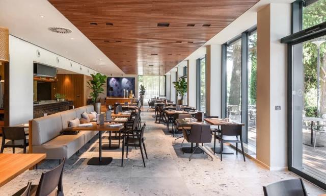 Talaso-Strunjan-Hotel-Svoboda-restaurace-Burin