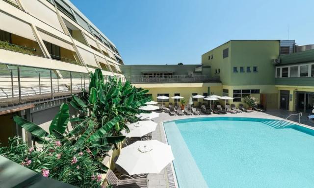 Talaso-Strunjan-Hotel-Svoboda-zunanji-bazen