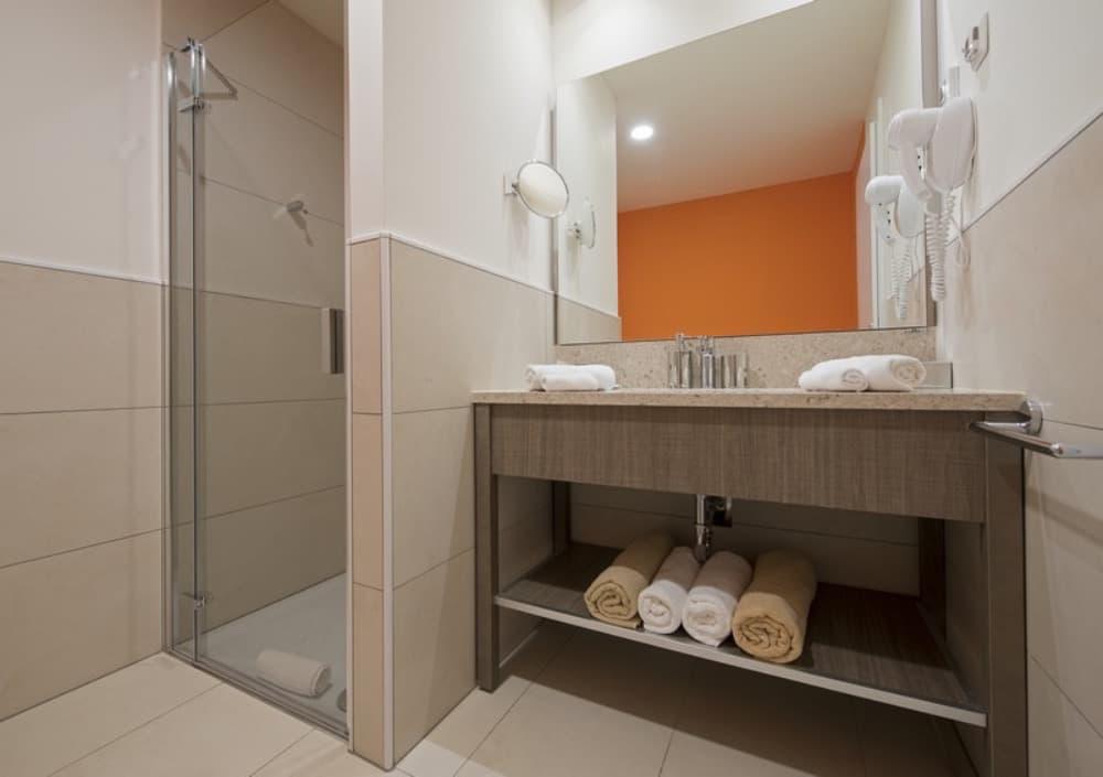 Hotel Iris Standard room (6)
