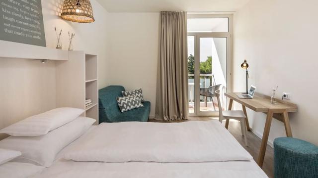 falkensteiner-hotel-park-punat-rooms-superiorroomwithbalcony