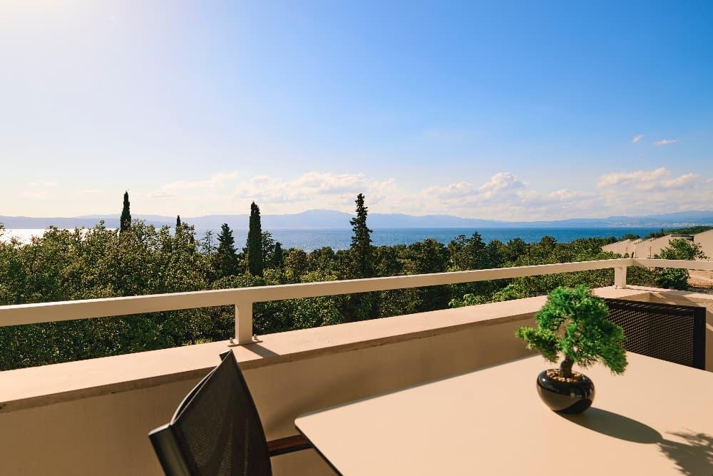 TB_Balcony_view_02