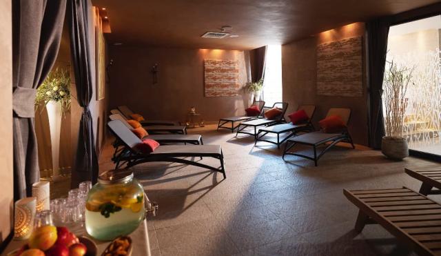 Cliff Rest Area - indoor