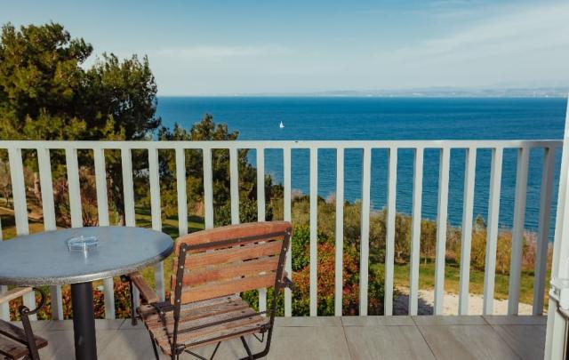 Cliff - Superior room balcony view (1)