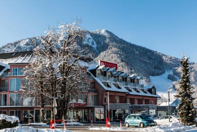 Ramada Hotel & Suite, pokoje směr městečko