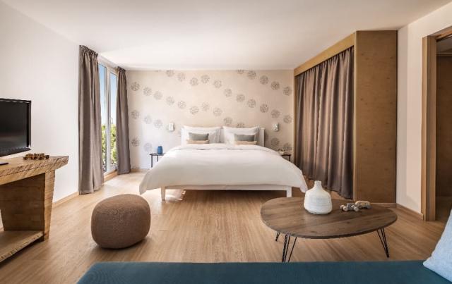 Deluxe Family Suite